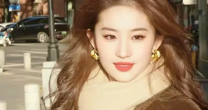 刘亦菲，网友说最后一张照片是封神之作！