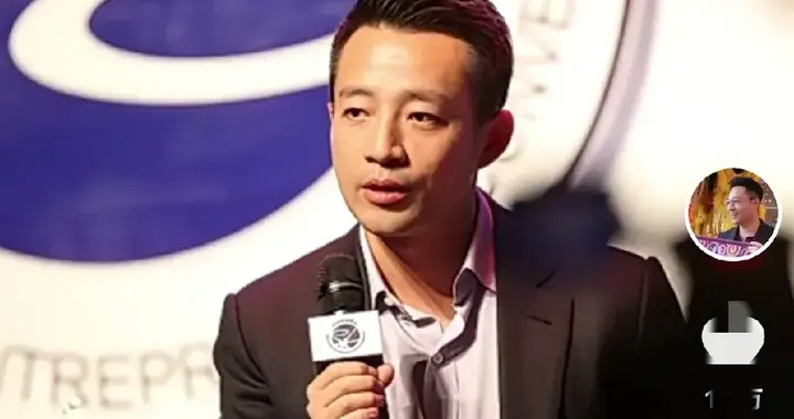 汪小菲刚回台备开学，S妈就甩出玥儿和大S\复制粘贴\童年照！