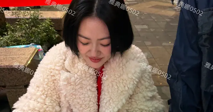 近距离看小S虽然个子不高衣品也不在线，但本人又瘦又白年轻耐看