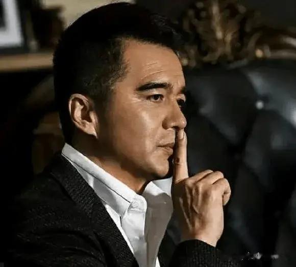 体制内，如果无权无势又不善于提供情绪价值，那就少在单位里吭声