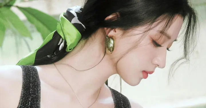 网友：王楚然身材真的太饱满了 ?