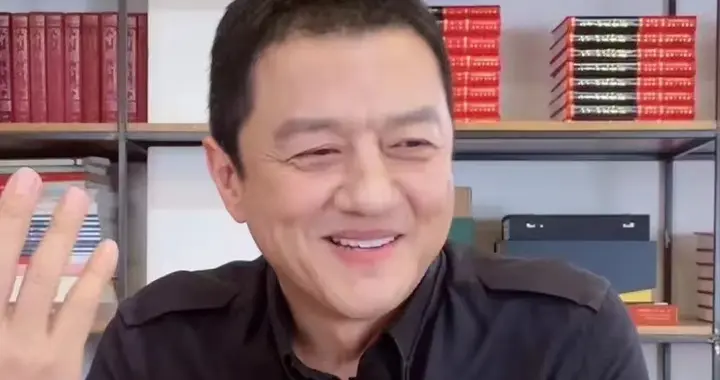 李亚鹏做梦也没想到，心中这口恶气竟让向太给出了，窦靖童没说谎