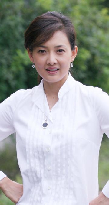 |从春晚常客到下嫁普通人，最终因“整容”自毁前途，牛莉后悔吗？