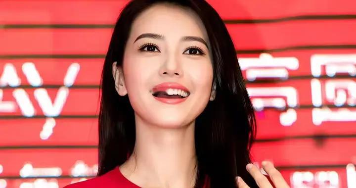 高圆圆红色连衣裙真好看