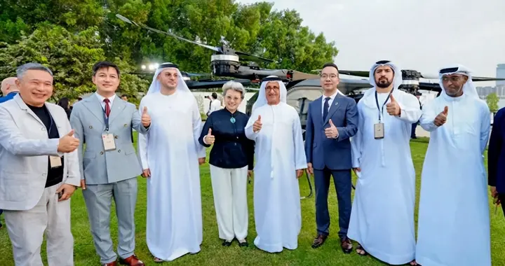 電視主持人拿下12億大單？國產飛行汽車巨頭出海，這次爆單了