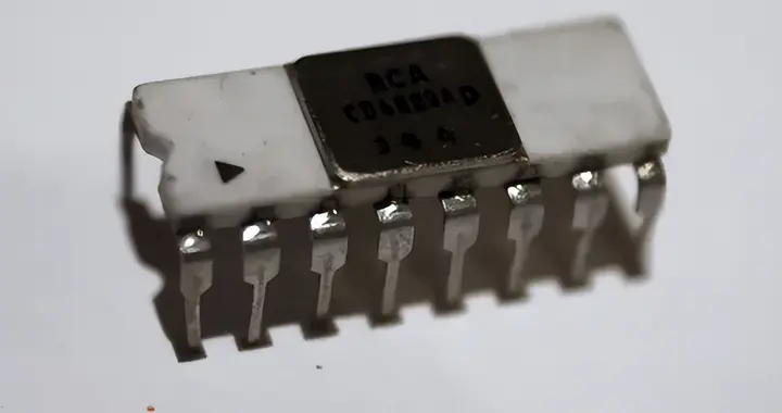 55年常青跨界王者：CD4000系列-模擬與數(shù)字設(shè)計的永恒橋梁