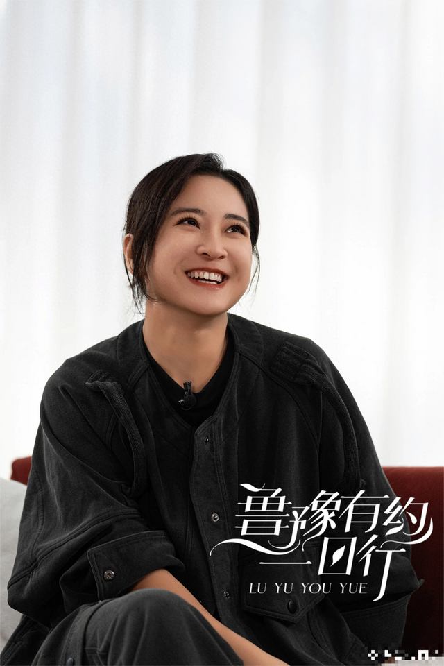 贾玲|贾玲在鲁豫有约中：那个幽默的女孩如今浑身散发着成熟女人的魅力