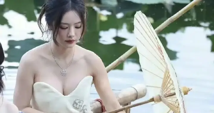 蔡文静的白裙+油纸伞，普通人也能抄作业？