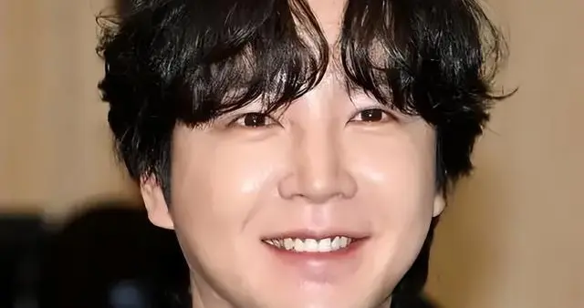 张根硕抗癌花千万！明星生病被夸励志，打工人请假被裁，公平吗？