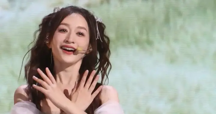 别再洗了！李小冉当年被骂小三不冤，7年堕2 胎 ，现凭浪姐翻红