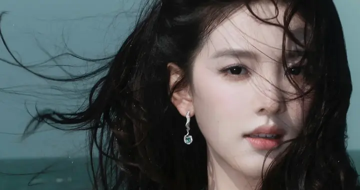 章若楠绿色薄纱裙写真美图