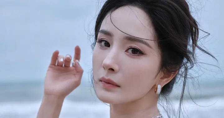 杨幂，海边浪漫唯美大片，身材还是那么好