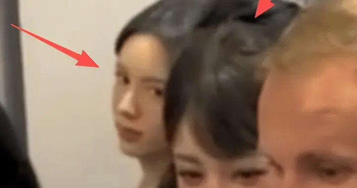 周也被王诗龄吐槽仅1天，更多黑料被扒，耍大牌还对路人甩脸色