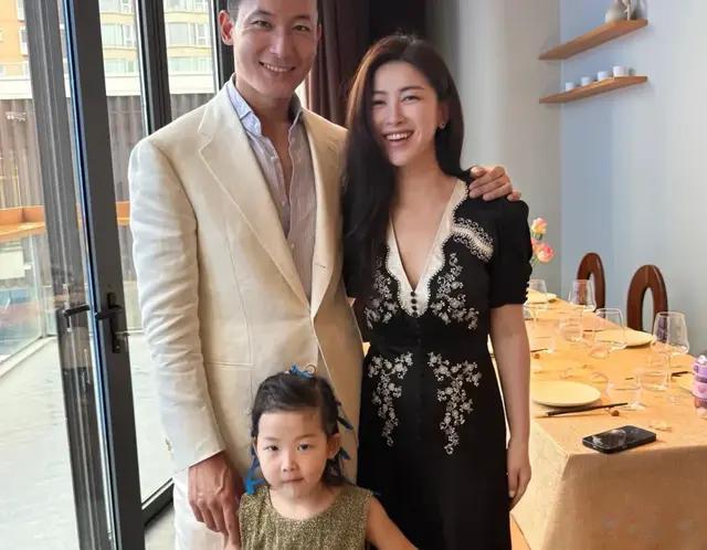 朱珠晒41岁生日照，39岁王昀佳高大帅气，4岁女儿像爸爸，好幸福