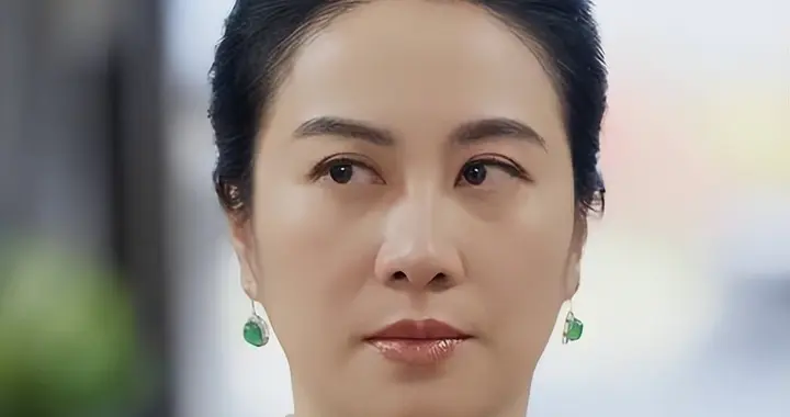 选美冠军又是学霸，才貌双全却至今未婚，46岁她转战新赛道又火了