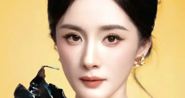 杨幂爱奇艺尖叫之夜造型优雅华丽