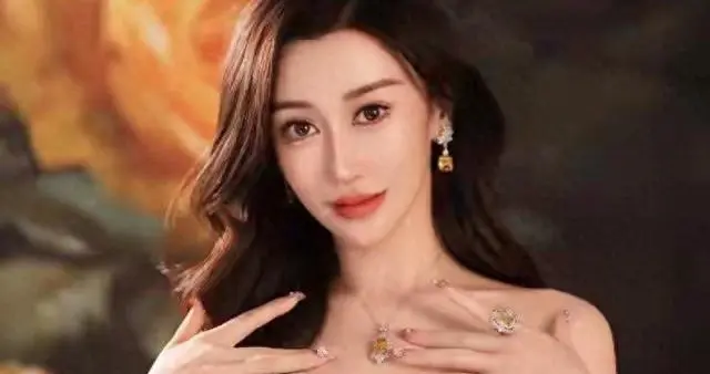 姜彦希最新生图曝光，这状态确定是30+岁月对她太温柔了