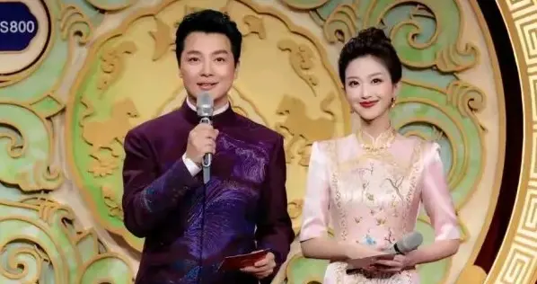 刘心悦元宵晚会占C位，该说不说，她才是真正的董卿接班人！