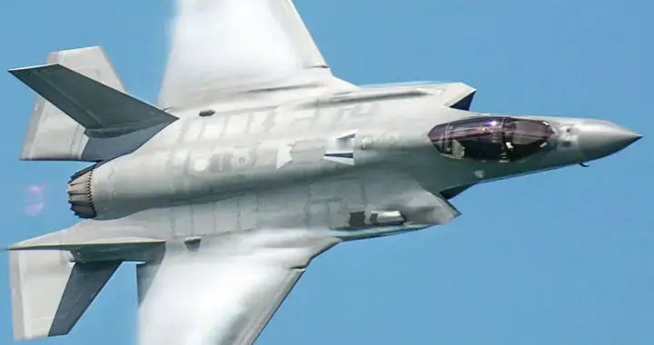 美军F-35A日本近海失踪！7700警报后信号全无，飞行员生死未卜