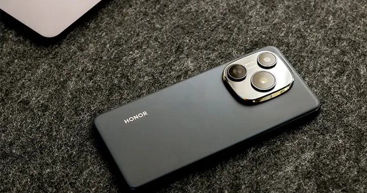 比肩充电宝，荣耀或将首发10000mAh电池