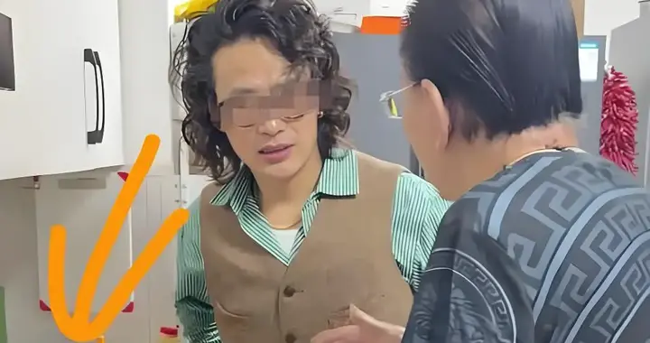 78岁侯耀华现状曝光，住大别墅没请保姆又脏又乱，待客仅有一碗面