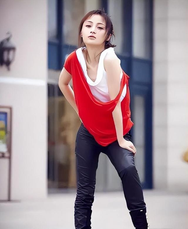 姚笛：当小三、被富豪出轨，为何不去找那个醉酒撒尿落魄的文章？