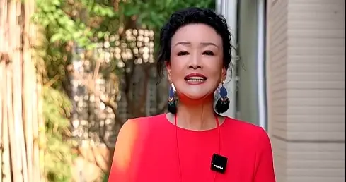 豪门婆媳不简单！张兰无视丑闻力保儿媳，说漏嘴道出原因，太现实