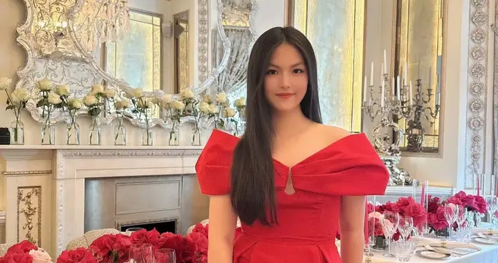 王诗龄过16岁生日，李湘王岳伦离婚4年合体，女儿不发与爸爸合照