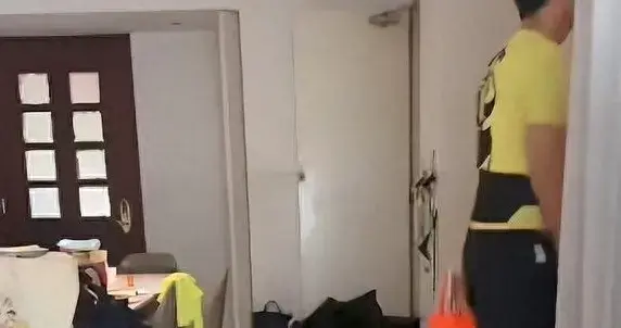 香港不香了？洪金宝儿子全家从香港移居深圳，直言这辈子不再搬家