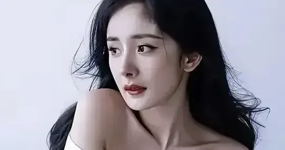 明星高清写真鉴赏｜杨幂，身姿窈窕，曲线曼妙玲珑！