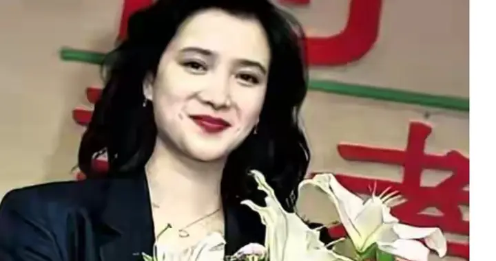 痛惜！61岁何晴离世，开颅术后失语未再嫁，儿子成最后牵挂