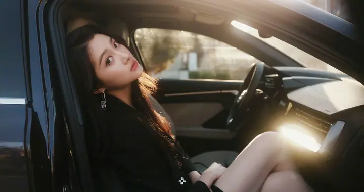 关晓彤｜奢牌爱关晓彤不是没有道理，时尚表现力真的好绝