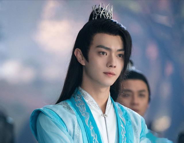 雪鹰领主|开年首部古装？许凯《雪鹰领主》1月下旬播出，娜扎服化道受好评