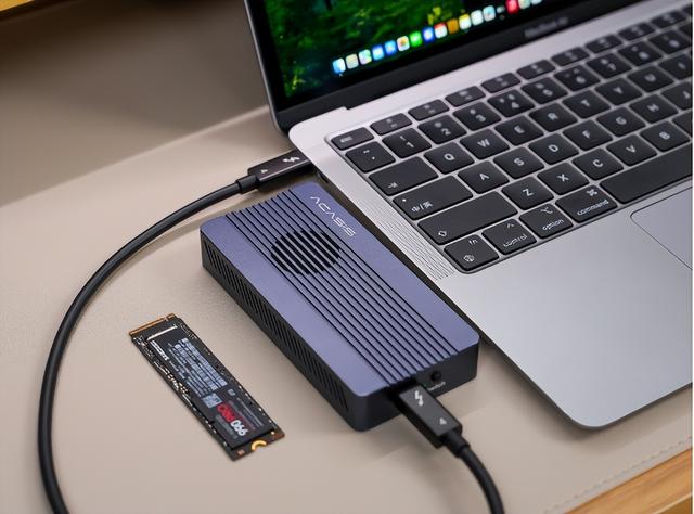 三星+阿卡西斯+英特爾鐵三角成型 雷電5生態(tài)聯(lián)盟浮出水面