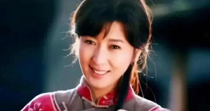 里子面子都丢了！孙俪给53岁口无遮拦的闫学晶，早早就上了一课