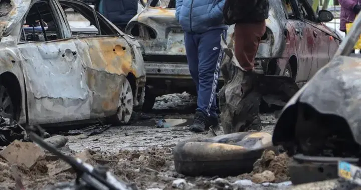 俄罗斯袭击乌克兰铁路，泽连斯基警告将出现“后勤恐怖”局面