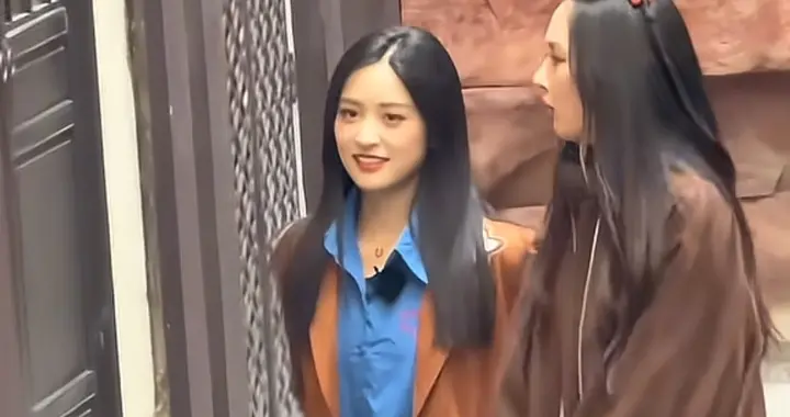 41岁郭碧婷与28岁沈月录综艺被偶遇！一个甜美可人，一个优雅知性