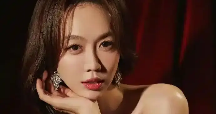 姜妍。看美女，心情好