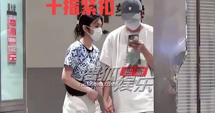 好甜！王晓晨俞灏明十指紧扣一同回家，两人恩爱逛街画面曝光