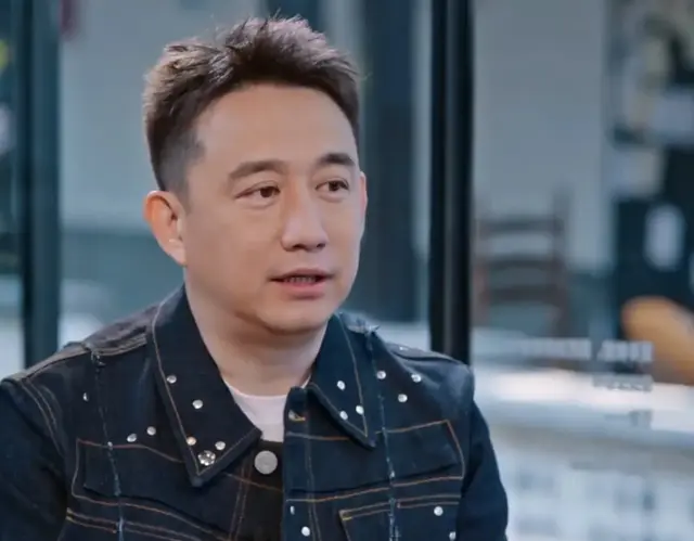 52岁黄磊回应无戏可拍：2年没拍戏，3年没当男主，综艺演戏都停了