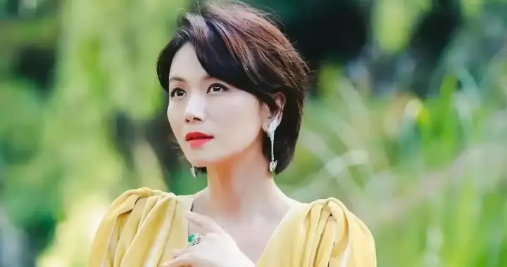 陈思诚爱惨了她，王凯迷恋着她，41岁成单亲妈妈的她活成了大赢家