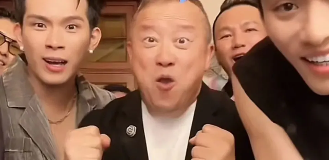 曾志伟首次开播，引发轰动，登顶带货榜第一