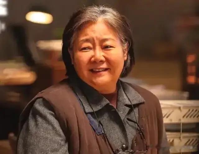 仅仅播出4集，这部年代剧就全国收视第一，我敢说：熬夜也得追！