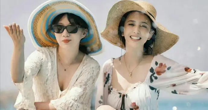 海边女神佟丽娅！美炸了！