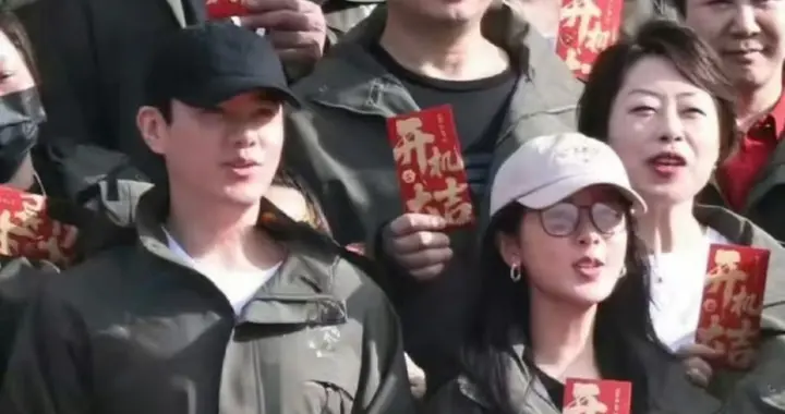 杨紫新剧玉兰花开君再来海口开机，造型复古眼神坚定演技令人期待