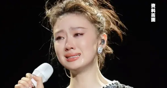 单依纯再迎来坏消息，陈奕迅观演面色沉郁，网友：嫉妒她的太多了