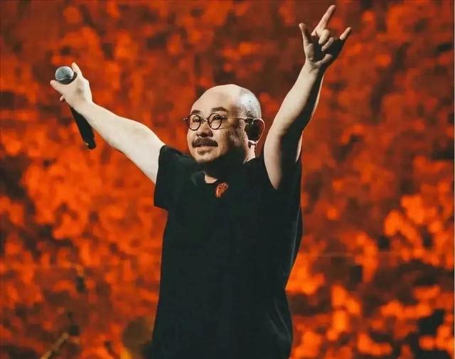 刀郎演唱会后劲大！香港大公报：盛况空前，创造老中青三代共鸣！