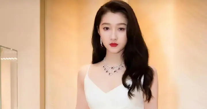 关晓彤逆天大长腿