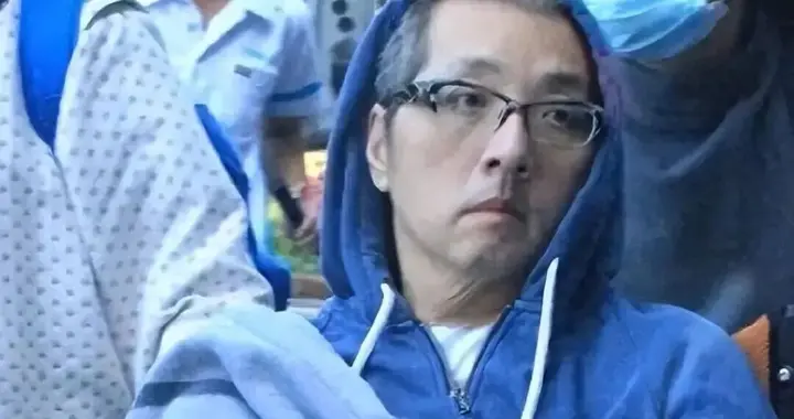 乐坛顶流，已成植物人