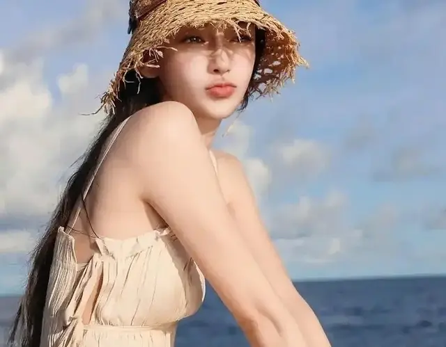 85花杂志大片比拼：杨幂高定抢眼，倪妮复古，杨颖谋复出！